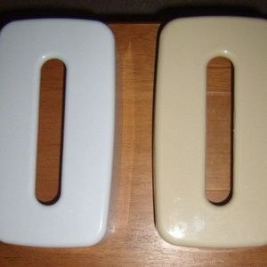 Vintage Tissue Kleenex Plastic Tan White Holder